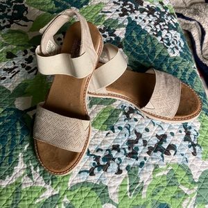 Neutral Bobs sandals